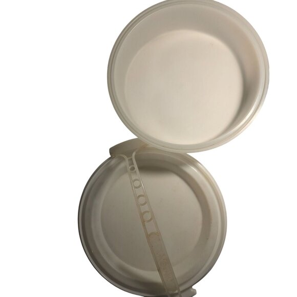 Vtg Tupperware White Round Storage Container With Handle & Lid pie keeper tote - Picture 2 of 5